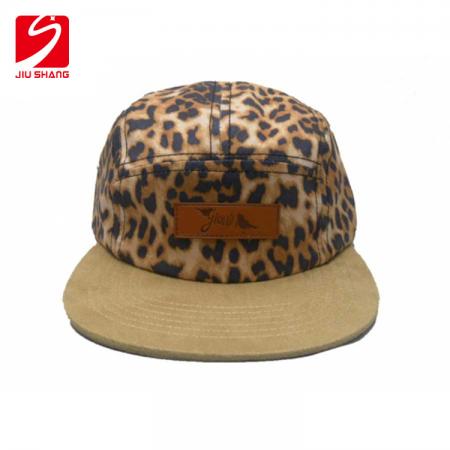 Beliebter 5-Panel-Snapback-Hut aus natürlicher Baumwolle mit Leder-Patch 